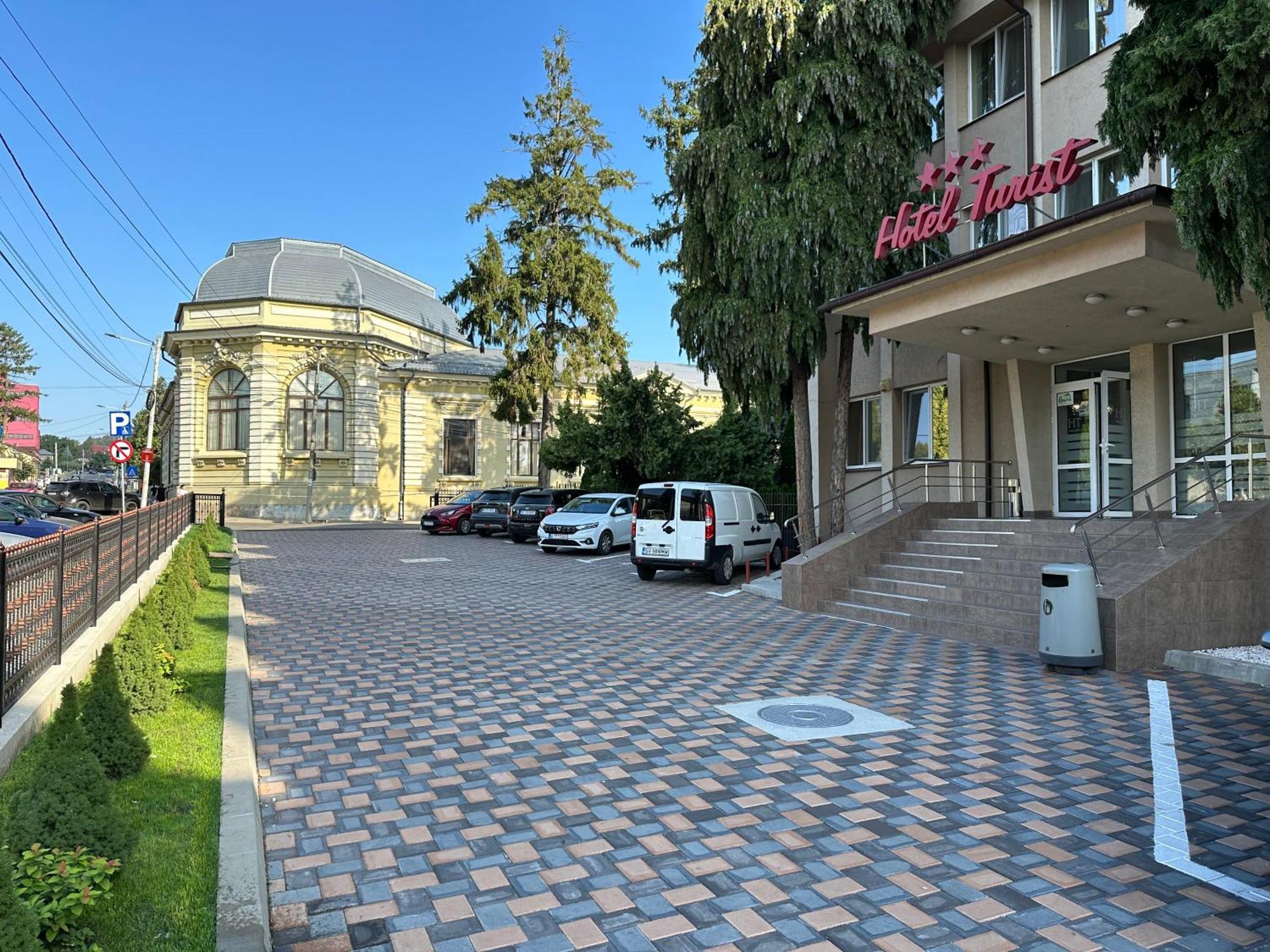 Hotel Turist Falticeni Ngoại thất bức ảnh