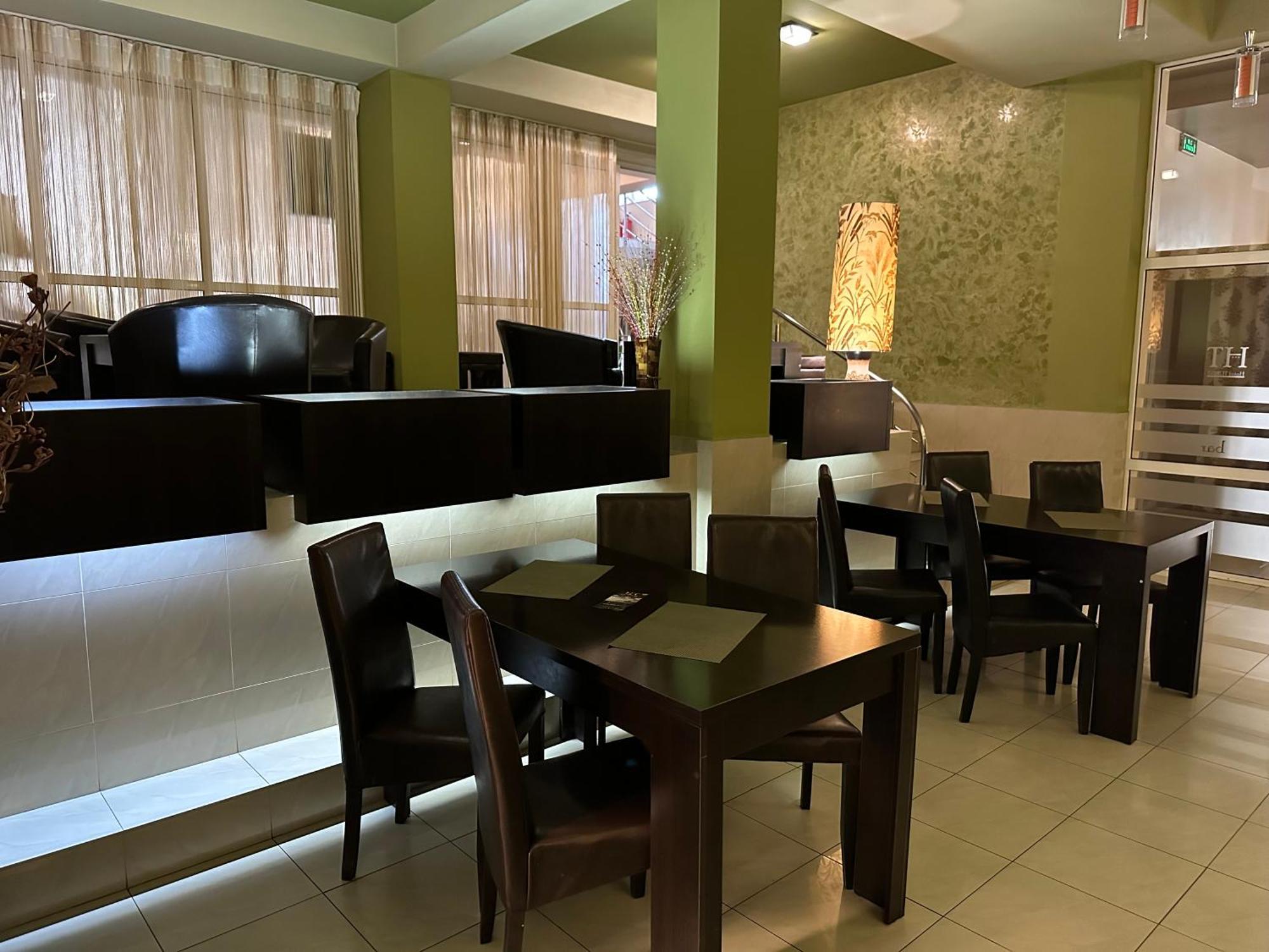 Hotel Turist Falticeni Ngoại thất bức ảnh