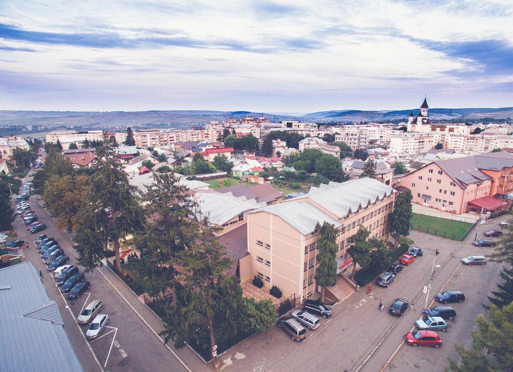 Hotel Turist Falticeni Ngoại thất bức ảnh