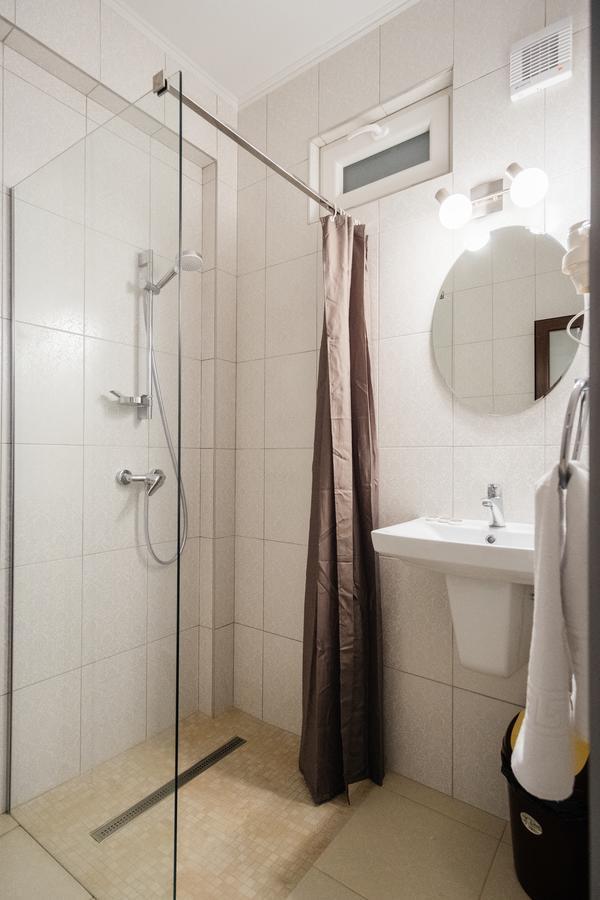 Hotel Turist Falticeni Ngoại thất bức ảnh