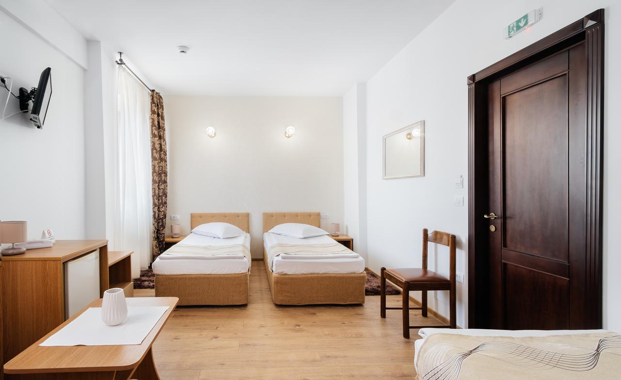 Hotel Turist Falticeni Ngoại thất bức ảnh